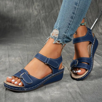 (🔥Letní speciál 50% sleva) Klasické letní dámské ortopedické sandály, které kombinují oporu a prodyšnost✅ Jsou chladivé a pohodlné na nošení ~ Chůze je snazší a pohodlnější.
